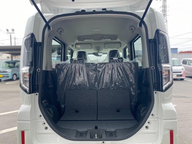 スペーシアカスタム ハイブリッドＸＳ　届出済未使用車　両側パワースライドドア　クルーズコントロール　電動パーキングブレーキ　運転席助手席シートヒーター　マルチユースフラップ　ＵＳＢ／タイプＣソケット　禁煙車（12枚目）