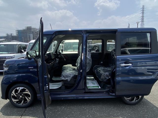 スペーシアカスタム ハイブリッドＸＳ　届出済未使用車　両側パワースライドドア　電動パーキングブレーキ　クルーズコントロール　リアサーキュレーター　マルチユースフラップ　ハンドルヒーター　シートヒーター　衝突軽減ブレーキ　禁煙車（8枚目）