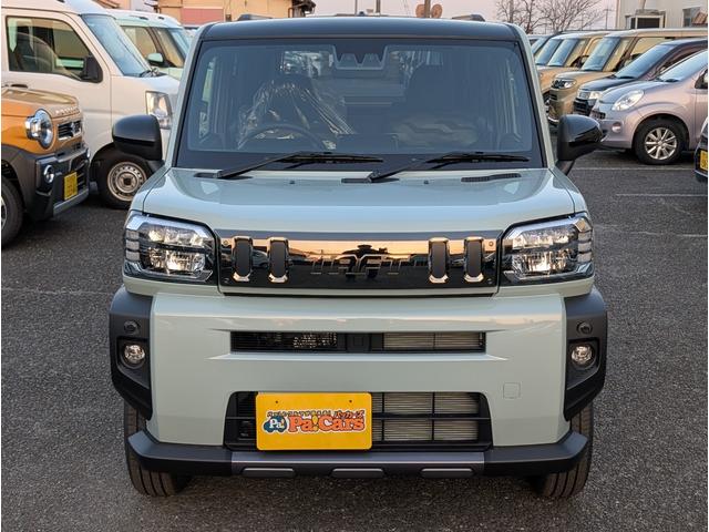 タフト Ｇ　ダーククロムベンチャー　届出済未使用車　衝突軽減ブレーキ　禁煙車　クルーズコントロール　ＬＥＤライト　レーンキープアシスト　スマートキー　シートヒーター付き　パワーステアリング　ガラスルーフ　オートエアコン　ＡＢＳ（5枚目）