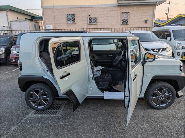 タフト Ｇ　ダーククロムベンチャー　届出済未使用車　衝突軽減ブレーキ　禁煙車　クルーズコントロール　ＬＥＤライト　レーンキープアシスト　スマートキー　シートヒーター付き　パワーステアリング　ガラスルーフ　オートエアコン　ＡＢＳ（8枚目）