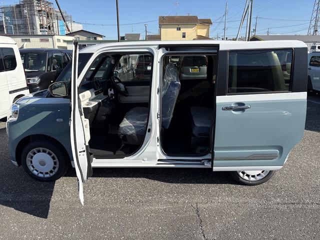 ムーヴキャンバス ストライプスＧ　届出済未使用車　衝突軽減ブレーキ　禁煙車　ＢＬＵＥＴＯＯＴＨ　前後障害物センサー　アイドルストップ　禁煙　Ｂカメラ　パワーウインドウ　セキュリティアラーム　フルフラット　スマートキープッシュスタート（8枚目）