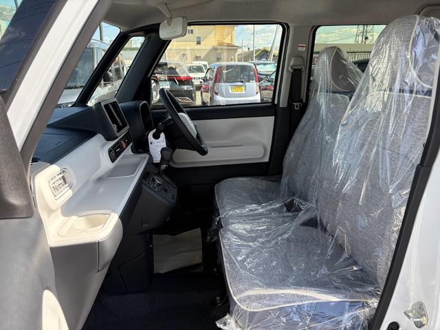 ムーヴキャンバス ストライプスＧ　届出済未使用車　衝突軽減ブレーキ　禁煙車　ＢＬＵＥＴＯＯＴＨ　前後障害物センサー　アイドルストップ　禁煙　Ｂカメラ　パワーウインドウ　セキュリティアラーム　フルフラット　スマートキープッシュスタート（9枚目）