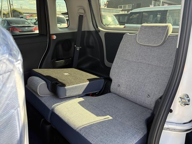 ムーヴキャンバス ストライプスＧ　届出済未使用車　衝突軽減ブレーキ　禁煙車　ＢＬＵＥＴＯＯＴＨ　前後障害物センサー　アイドルストップ　禁煙　Ｂカメラ　パワーウインドウ　セキュリティアラーム　フルフラット　スマートキープッシュスタート（14枚目）