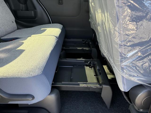 ムーヴキャンバス ストライプスＧ　届出済未使用車　衝突軽減ブレーキ　禁煙車　ＢＬＵＥＴＯＯＴＨ　前後障害物センサー　アイドルストップ　禁煙　Ｂカメラ　パワーウインドウ　セキュリティアラーム　フルフラット　スマートキープッシュスタート（21枚目）