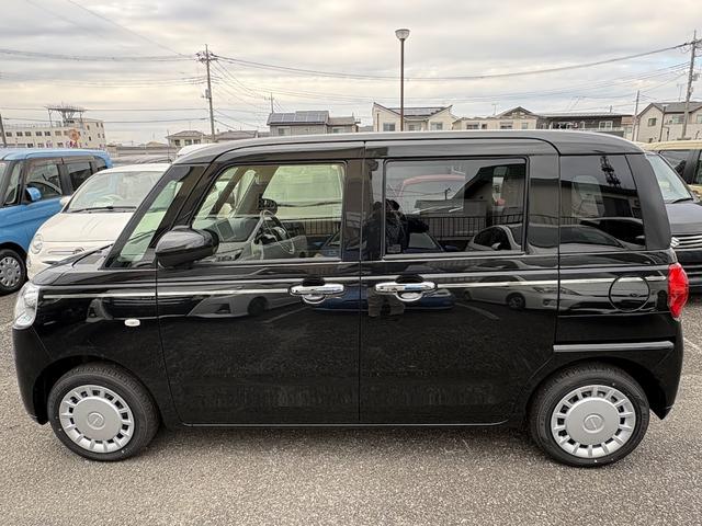 ☆届出済未使用車とは☆　登録がされているお車で走行距離は１０キロほどで誰も乗っていない車です！展示車はキズが付いてしまう場合もあるので直接ご確認くださいませ。