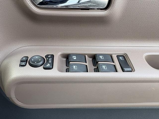 ムーヴキャンバス ストライプスＧターボ　届出済未使用車　衝突軽減ブレーキ　禁煙車　オートクルーズ　フルオートエアコン　オートライト　キーフリーシステム　スマートキー　シートＨ　Ｂカメラ　フルフラット　レーンキープ　ベンチシート（22枚目）