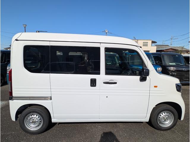 N-VAN G 電動格納式ドアミラー 運転席エアバック 点検記録簿 横滑防止装置 前席パワーウィンドウ ベンチシート 助手席エアバック 禁煙 フルフラットシート キーレスエントリーシステム パワステ オートエアコン(7枚目)