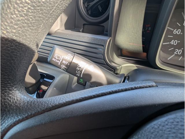 N-VAN G 電動格納式ドアミラー 運転席エアバック 点検記録簿 横滑防止装置 前席パワーウィンドウ ベンチシート 助手席エアバック 禁煙 フルフラットシート キーレスエントリーシステム パワステ オートエアコン(25枚目)