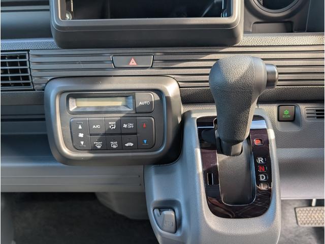 N-VAN G 電動格納式ドアミラー 運転席エアバック 点検記録簿 横滑防止装置 前席パワーウィンドウ ベンチシート 助手席エアバック 禁煙 フルフラットシート キーレスエントリーシステム パワステ オートエアコン(29枚目)