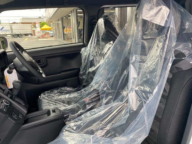 タフト Ｘ　ハイビームアシスト　デュアルエアバッグ　安全ボディ　ＡＡＣ　キーフリー　レーンキープ　横滑り防止機能　運転席エアバック　サイドエアバッグ　パワーウィンドウ　ＬＥＤヘッドライト　ガラスルーフ　パワステ（9枚目）