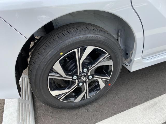 タント カスタムX 衝突軽減ブレーキ リアコーナーセンサー 車線逸脱防止 アイドリングストップ機能 盗難警報装置 フルフラット LED キーレスエントリー 前席シートヒーター オートLED スマキー エアコン パワステ(13枚目)