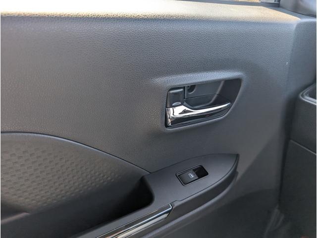 タント カスタムRS レーンキープA ISTOP クリソナ 運転席シートヒーター オートLED AAC LEDライト サイドエアバッグ オートライト キーフリー フルフラット セキュリティ 安全ボディー ベンチシート PW(32枚目)