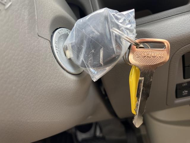 エブリイ ＰＣ　Ｉ－ＳＴＯＰ　Ｗエアバッグ　キーレスエントリーシステム　オートハイビーム　前席パワーウインドウ　セキュリティーアラーム　エアバック　ＬＥＤヘッド　オートエアコン　横滑り防止　シートヒーター付　ＡＢＳ（18枚目）