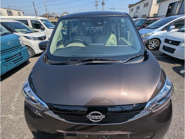 デイズ Ｘ　オートマチックハイビーム　フルオートエアコン　Ａライト　スマートキー　アイドリングストップ　ベンチシート　パワーウィンドウ　キーレス　サイドエアバッグ　運転席エアバック　バックカメラ（14枚目）