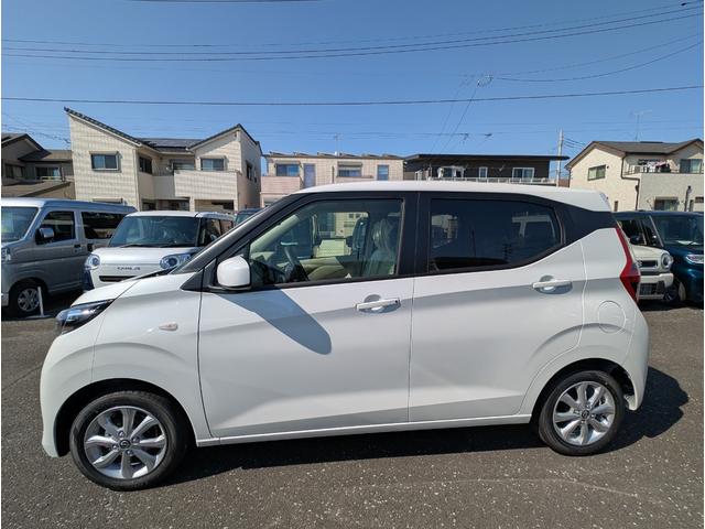 デイズ Ｘ　オートマチックハイビーム　フルオートエアコン　Ａライト　スマートキー　アイドリングストップ　バックカメラ　ベンチシート　運転席エアバック　サイドエアバッグ　ＰＳ　キーレス　踏み間違え防止（11枚目）