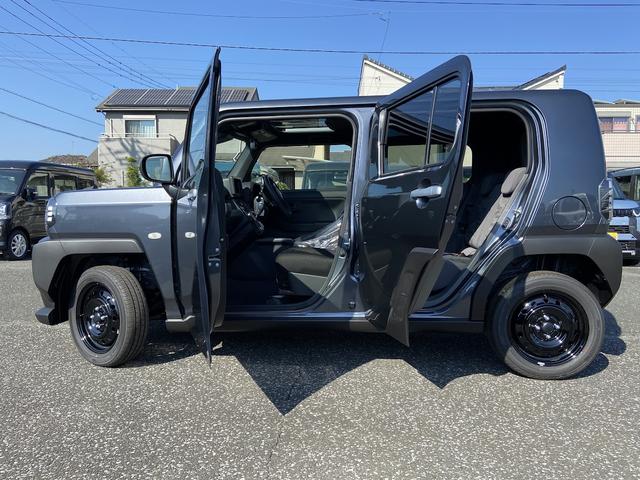 タフト Ｘ　届出済未使用車　衝突軽減ブレーキ　禁煙車　ハイビームアシスト　キーフリー　レーンキープ　ガラスルーフ　ＬＥＤヘッドライト　パワーウィンドウ　オートライト　スマートキ－　デュアルエアバッグ（8枚目）