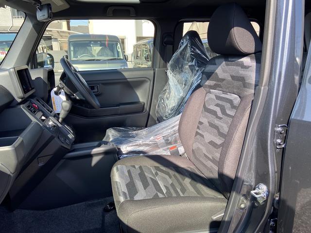 タフト Ｘ　届出済未使用車　衝突軽減ブレーキ　禁煙車　ハイビームアシスト　キーフリー　レーンキープ　ガラスルーフ　ＬＥＤヘッドライト　パワーウィンドウ　オートライト　スマートキ－　デュアルエアバッグ（9枚目）