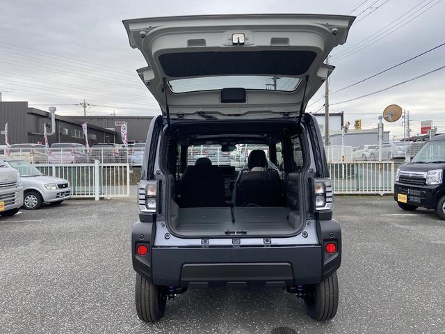 タフト Ｘ　届出済未使用車　衝突軽減ブレーキ　禁煙車　ハイビームアシスト　キーフリー　レーンキープ　ガラスルーフ　ＬＥＤヘッドライト　パワーウィンドウ　オートライト　スマートキ－　デュアルエアバッグ（14枚目）