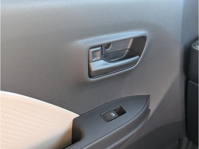 タント Ｘリミテッド　アイドリングストップ車　ブレーキサポート　ＰＷ　ＰＳ　スマートキーシステム　禁煙　横滑り防止　ＬＥＤライト　キーレスキー　サイドエアバッグ　車線逸脱警報　エアバッグ　オートハイビーム　エアコン　ＡＢＳ（30枚目）