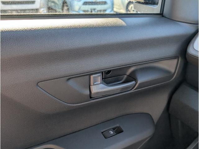 ムーヴ Ｘ　盗難防止システム　衝突安全ボディ　衝突被害軽減システム　アイドリングストップ　レーンアシスト　オートライト　クリアランスソナー　オートマチックハイビーム（30枚目）