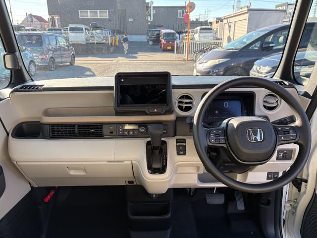 Ｎ－ＢＯＸ ベースグレード　届出済未使用車　衝突軽減ブレーキ　禁煙車　衝突軽減システム　スマートキ－　車線維持支援システム　禁煙　フルフラットシート　カーテンエアバック　イモビライザー　ＥＣＯモード　横滑り防止　オートクルーズ（5枚目）