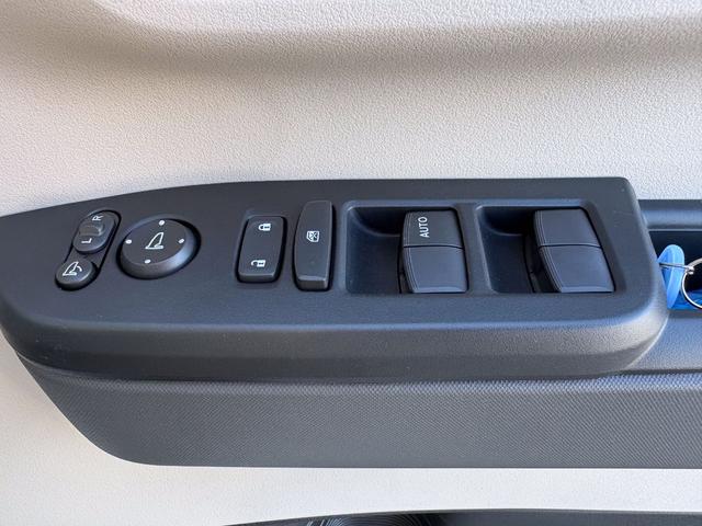 Ｎ－ＢＯＸ ベースグレード　届出済未使用車　衝突軽減ブレーキ　禁煙車　衝突軽減システム　スマートキ－　車線維持支援システム　禁煙　フルフラットシート　カーテンエアバック　イモビライザー　ＥＣＯモード　横滑り防止　オートクルーズ（19枚目）