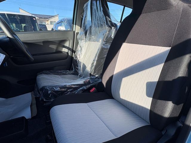 ミライース Ｌ　ＳＡＩＩＩ　届出済未使用車　衝突軽減ブレーキ　禁煙車　アイドリングＳＴＯＰ　禁煙　衝突防止　キ－レス　イモビライザー　Ｗエアバッグ　横滑防止　パワーウインドウ　スマートキー　パワーハンドル　オートエアコン　ＡＢＳ（9枚目）