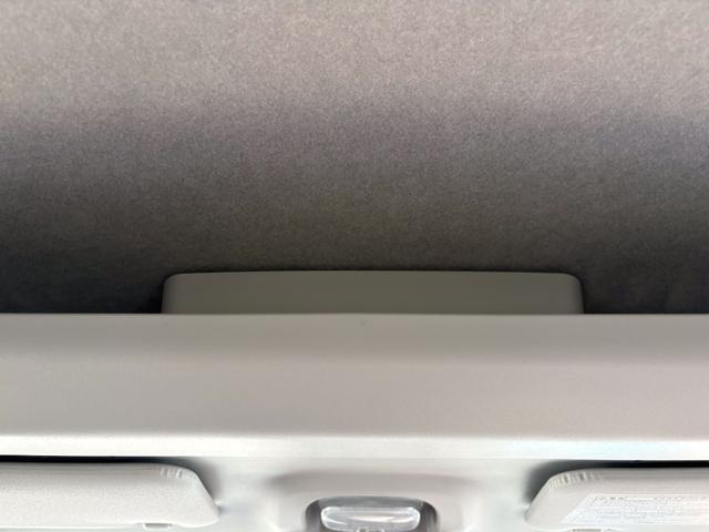 ハイゼットカーゴ クルーズ　届出済未使用車　衝突軽減ブレーキ　禁煙車　衝突軽減システム　アイドリングＳＴＯＰ　安全ボディ　ＥＳＣ　スマートキー　オートライト　パワーウィンドウ　ＡＢＳ　盗難防止システム　スライドドア　禁煙（22枚目）