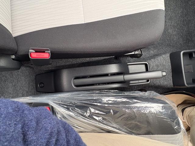 ミライース Ｌ　ＳＡＩＩＩ　届出済未使用車　衝突軽減ブレーキ　禁煙車　アイドリングＳＴＯＰ　禁煙　キ－レス　イモビライザー　Ｗエアバッグ　横滑防止　パワーウインドウ　スマートキー　パワーハンドル　オートエアコン　運転席エアバック（20枚目）