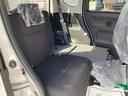 ハイブリッドＧＳ　イモビライザー　禁煙車　エアバック　横滑り防止装置　記録簿　エアコン　ＡＢＳ　パワーステアリング　電動格納ドアミラー　スマートキー　衝突安全ボディ　キーフリーキー　デュアルセンサーブレーキ（13枚目）