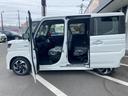 スペーシアカスタム ハイブリッドＸＳ　届出済未使用車　両側パワースライドドア　クルーズコントロール　電動パーキングブレーキ　運転席助手席シートヒーター　マルチユースフラップ　ＵＳＢ／タイプＣソケット　禁煙車（8枚目）