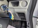 G 電動格納式ドアミラー 運転席エアバック 点検記録簿 横滑防止装置 前席パワーウィンドウ ベンチシート 助手席エアバック 禁煙 フルフラットシート キーレスエントリーシステム パワステ オートエアコン(28枚目)