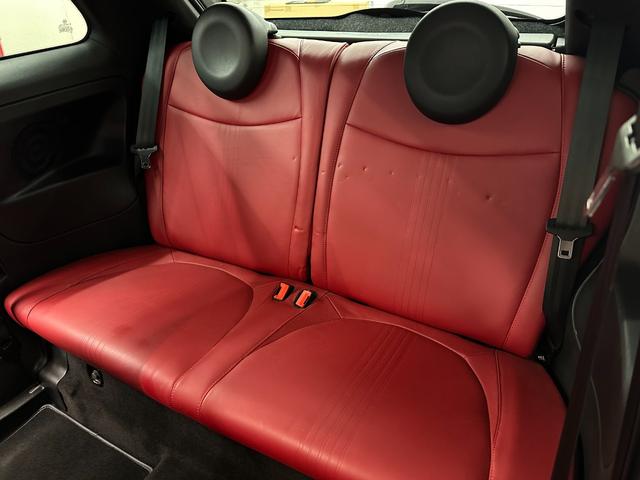 アバルト５９５ ツーリズモ　記録簿　禁煙車　社外ナビ　地デジＴＶ　ＥＴＣ　ドラレコ　赤革シート　純正１７ＡＷ　ＨＩＤヘッドライト　パドルシフト（12枚目）