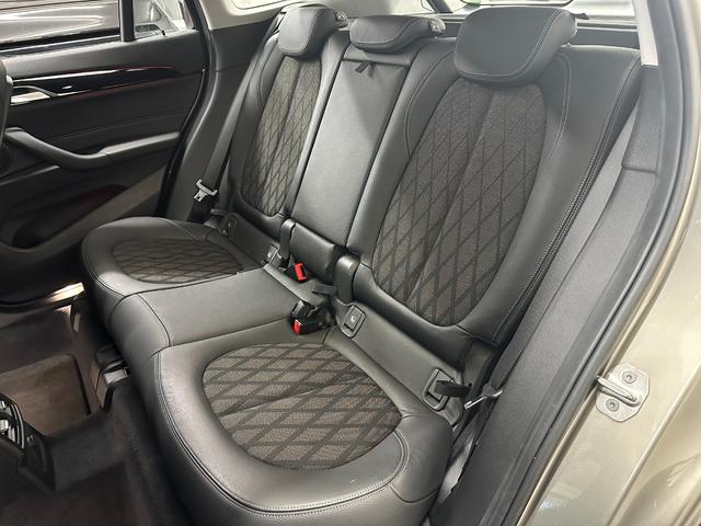 Ｘ１ ｘＤｒｉｖｅ　２０ｉ　ｘライン　ワンオーナー　禁煙車　記録簿　スペアキー　プラチナシルバー　パワーバックドア　純正１８ＡＷ　純正ナビ　Ｂｌｕｅｔｏｏｔｈ　Ｂカメラ　ミラーＥＴＣ　ドラレコ前後　ＨＩＤヘッドランプ　コーナーセンサー（15枚目）