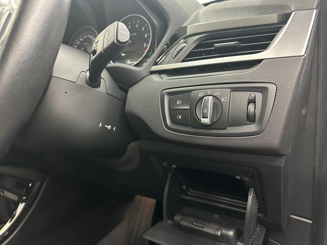 Ｘ１ ｘＤｒｉｖｅ　２０ｉ　ｘライン　ワンオーナー　禁煙車　記録簿　スペアキー　プラチナシルバー　パワーバックドア　純正１８ＡＷ　純正ナビ　Ｂｌｕｅｔｏｏｔｈ　Ｂカメラ　ミラーＥＴＣ　ドラレコ前後　ＨＩＤヘッドランプ　コーナーセンサー（16枚目）