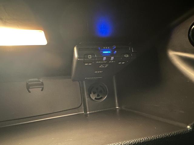 ＭＩＮＩ クーパーＤ　ワンオーナー　ペッパーＰＫＧ　シートヒーター　ＬＥＤヘッドライト　純正ナビ　Ｂｌｕｅｔｏｏｔｈ　バックカメラ　ＥＴＣ　純正ナ１５ＡＷ　パーキングアシスト　シートカバー　禁煙車　記録簿（21枚目）