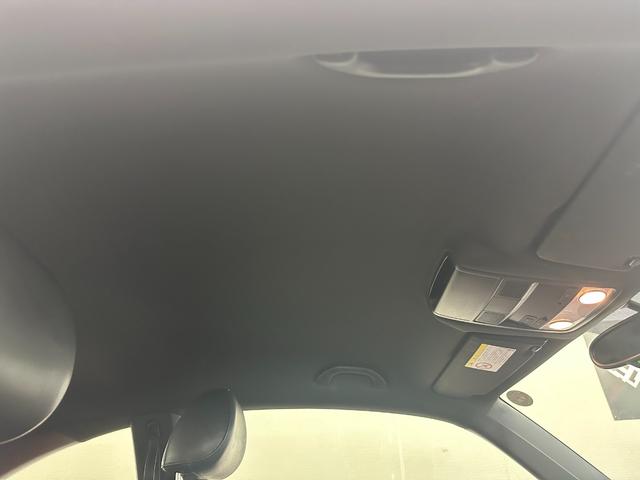 ザ・ビートル デザインレザーパッケージ　黒革　シートヒーター　ドラレコ前後　純正ナビ　地デジＴＶ　Ｂｌｕｅｔｏｏｔｈ　バックカメラ　ＥＴＣ　純正１７ＡＷ　コーナーセンサー　ＨＩＤヘッドライト　クルコン　禁煙車　記録簿　スペアキー（29枚目）