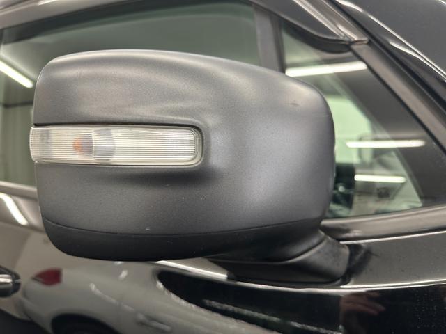 ジープ・レネゲード トレイルホーク　社外８インチナビ　地デジＴＶ　Ｂｌｕｅｔｏｏｔｈ　バックカメラ　ＥＴＣ　純正１７ＡＷ　レーンキープアシスト　ＨＩＤヘッドライト　クルーズコントロール　ルーフレール　禁煙車　記録簿　スペアキー（27枚目）