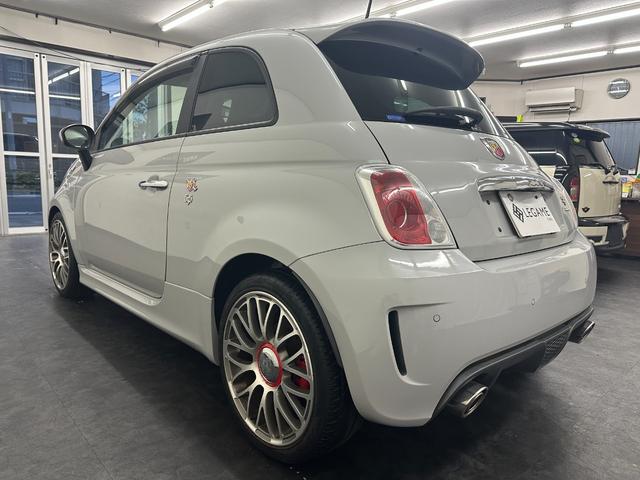 アバルト５９５ ツーリズモ　ワンオーナー　黒革シート　純正１７ＡＷ　パドルシフト　コーナーセンサー　ＥＴＣ　禁煙車　記録簿　スペアキー（5枚目）