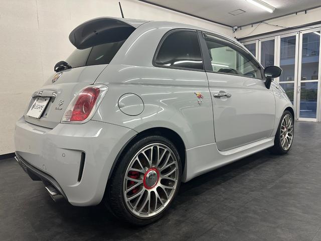 アバルト５９５ ツーリズモ　ワンオーナー　黒革シート　純正１７ＡＷ　パドルシフト　コーナーセンサー　ＥＴＣ　禁煙車　記録簿　スペアキー（7枚目）