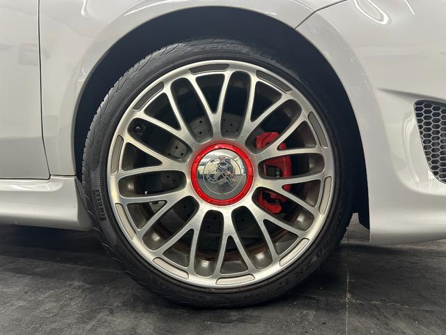 アバルト５９５ ツーリズモ　ワンオーナー　黒革シート　純正１７ＡＷ　パドルシフト　コーナーセンサー　ＥＴＣ　禁煙車　記録簿　スペアキー（24枚目）