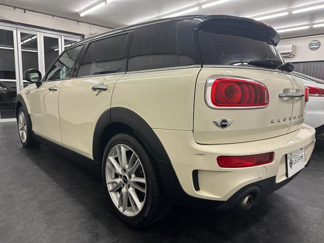 ＭＩＮＩ クーパーＳ　クラブマン　純正ナビ　Ｂｌｕｅｔｏｏｔｈ　ミラーＥＴＣ　純正１７ＡＷ　ＨＩＤヘッドライト　クルコン　シートカバー　禁煙車　記録簿　スペアキー（5枚目）