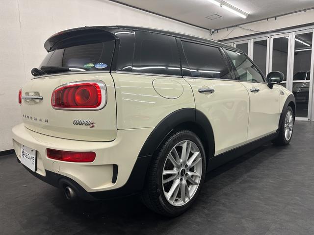 ＭＩＮＩ クーパーＳ　クラブマン　純正ナビ　Ｂｌｕｅｔｏｏｔｈ　ミラーＥＴＣ　純正１７ＡＷ　ＨＩＤヘッドライト　クルコン　シートカバー　禁煙車　記録簿　スペアキー（7枚目）