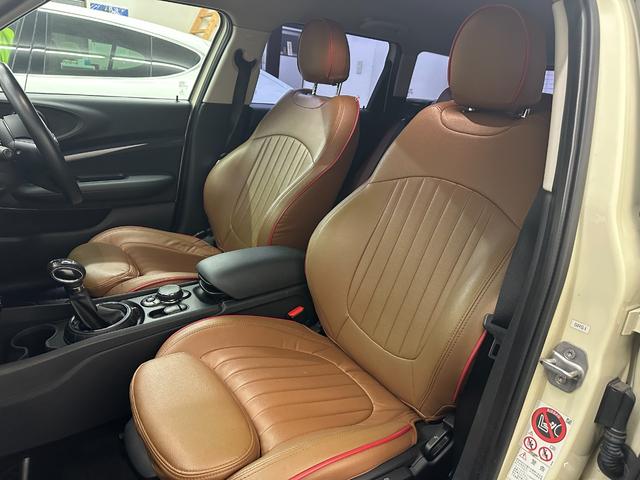 ＭＩＮＩ クーパーＳ　クラブマン　純正ナビ　Ｂｌｕｅｔｏｏｔｈ　ミラーＥＴＣ　純正１７ＡＷ　ＨＩＤヘッドライト　クルコン　シートカバー　禁煙車　記録簿　スペアキー（12枚目）