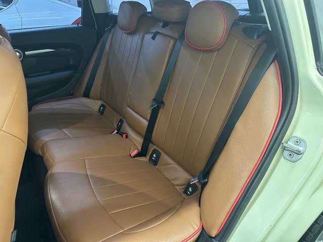ＭＩＮＩ クーパーＳ　クラブマン　純正ナビ　Ｂｌｕｅｔｏｏｔｈ　ミラーＥＴＣ　純正１７ＡＷ　ＨＩＤヘッドライト　クルコン　シートカバー　禁煙車　記録簿　スペアキー（13枚目）