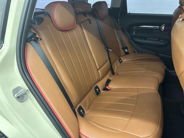 ＭＩＮＩ クーパーＳ　クラブマン　純正ナビ　Ｂｌｕｅｔｏｏｔｈ　ミラーＥＴＣ　純正１７ＡＷ　ＨＩＤヘッドライト　クルコン　シートカバー　禁煙車　記録簿　スペアキー（14枚目）