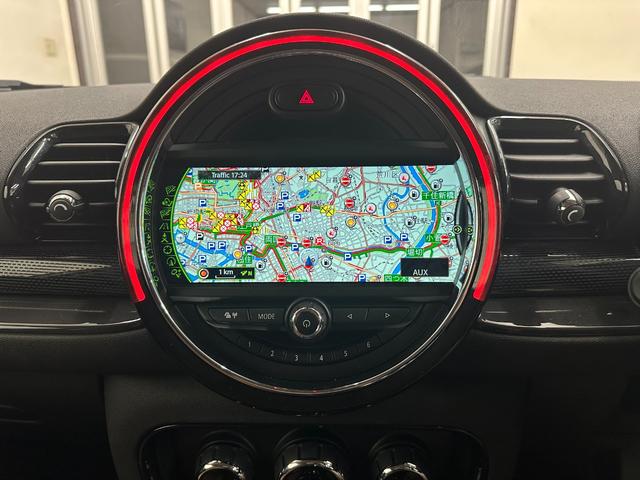 ＭＩＮＩ クーパーＳ　クラブマン　純正ナビ　Ｂｌｕｅｔｏｏｔｈ　ミラーＥＴＣ　純正１７ＡＷ　ＨＩＤヘッドライト　クルコン　シートカバー　禁煙車　記録簿　スペアキー（16枚目）