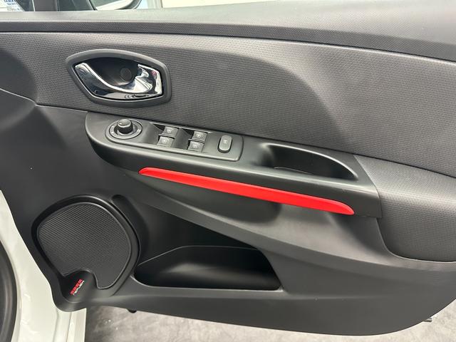 ご来店いただければ試乗も可能です。お近くの方はお問い合わせの上是非ご来店ください。