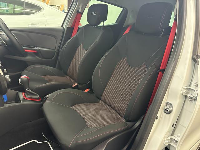 納車時にはボディーコーティングや車内消臭の施工も格安にて行えます。是非ご相談してください。