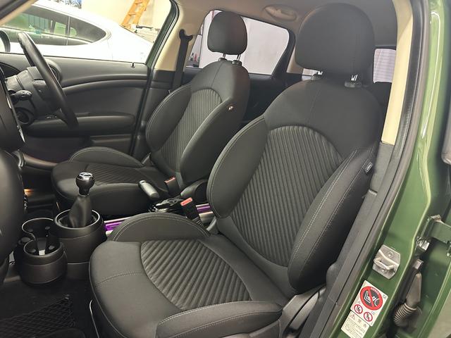 ＭＩＮＩ クーパーＳ　クロスオーバー　オール４　４ＷＤターボ　６ＭＴ　ワンオーナー　純正１７ＡＷ　ＨＩＤヘッドライト　ＥＴＣ　ルーフレール　ＡＵＸ外部入力　禁煙車　記録簿（11枚目）